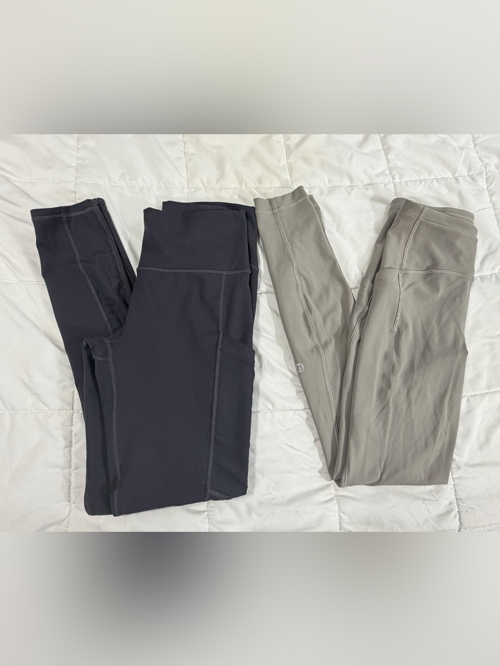 lululemon athletica Two-Tone High-Rise Leggings in Black and Taupe